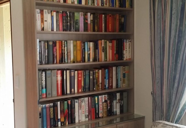 Bookshelf in Sahara melamine and wrap doors