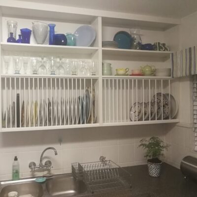 New English style plate display shelf in White Melamine