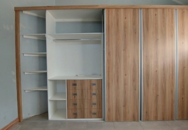 Sahara melamine built-in cupboard with sliding doors